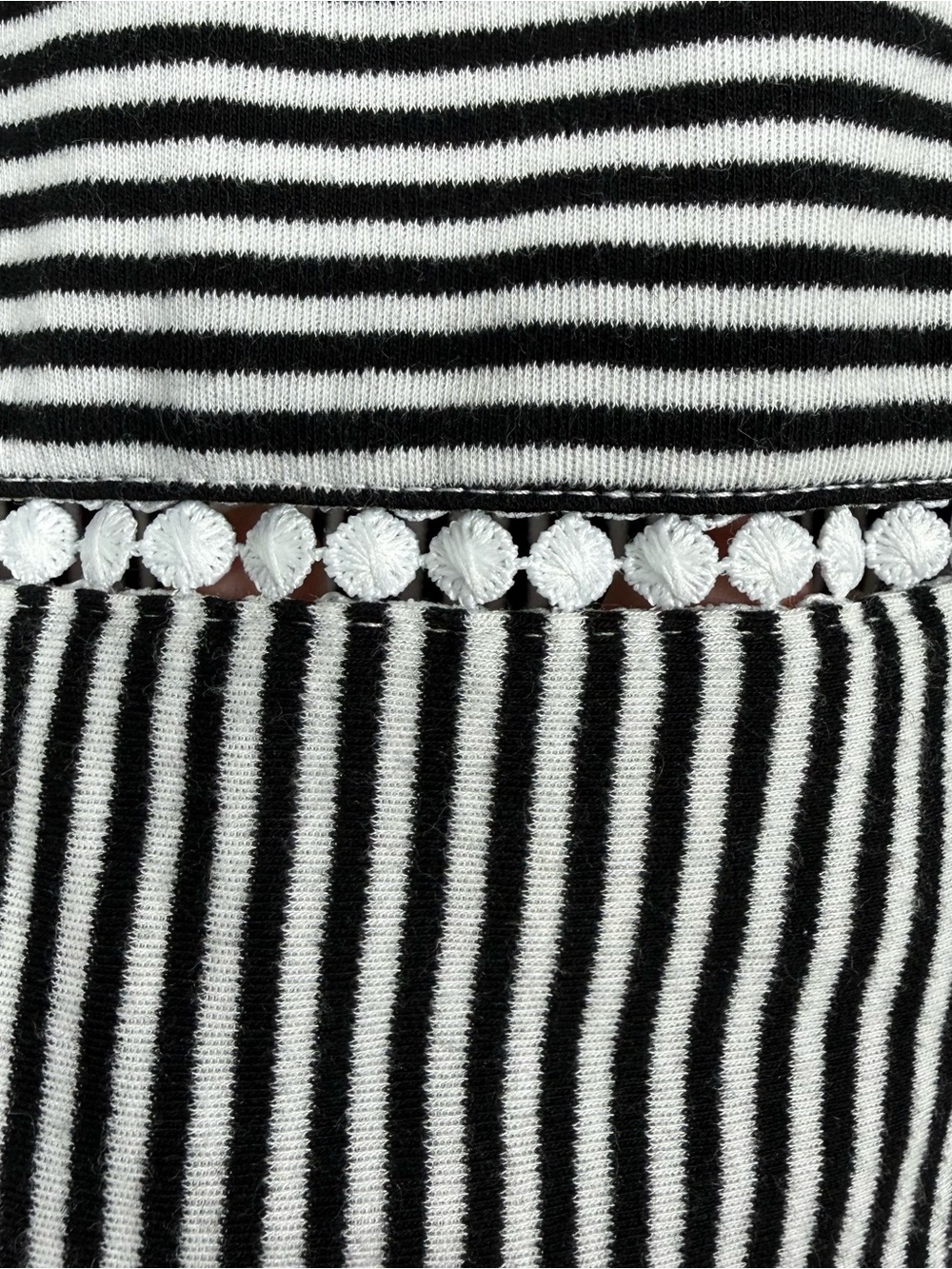 Alfred Dunner Island Vibes embroidered parrot striped black white Petite Medium - Picture 4 of 6